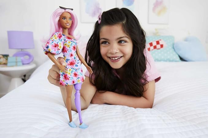 Barbie Büyüleyici Parti Bebekleri