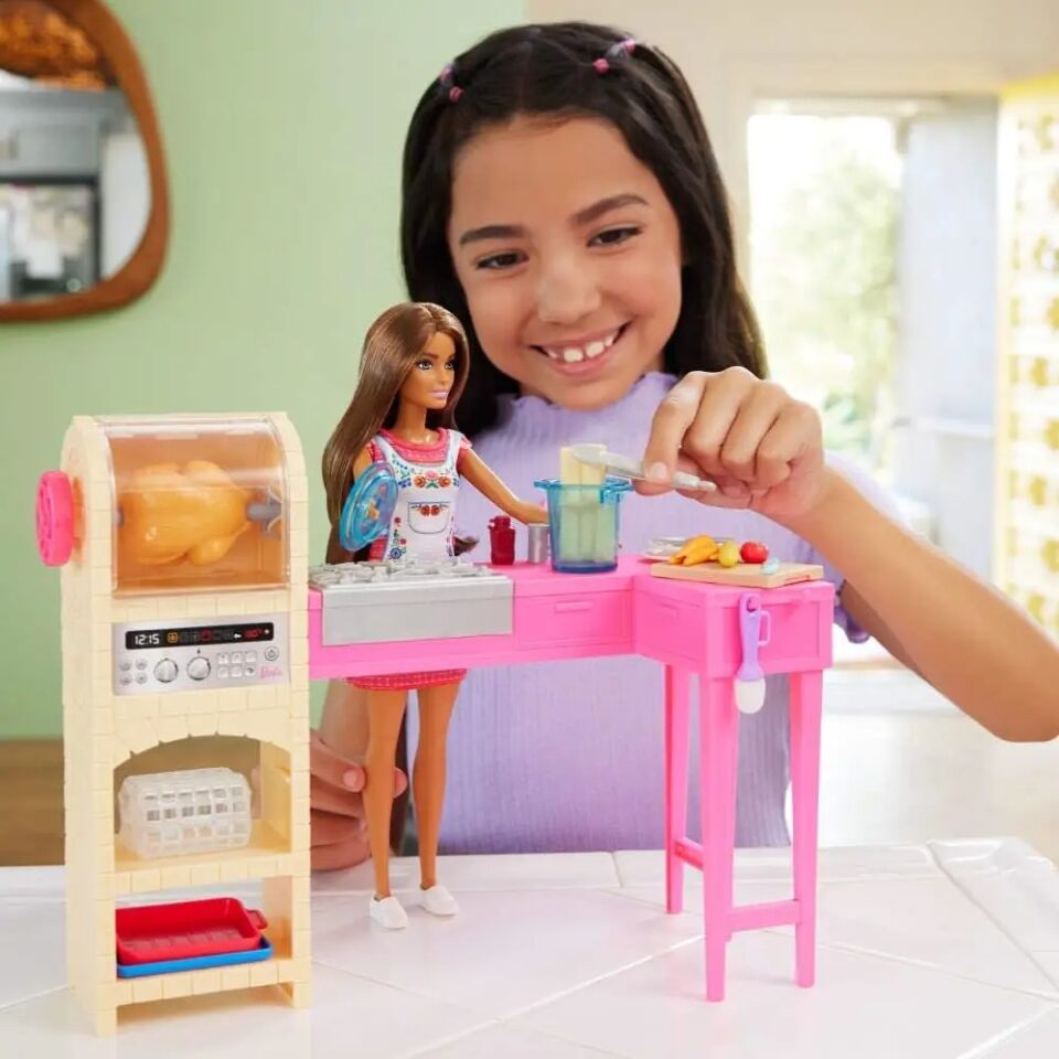 Barbie and Teresa Teresa Mutfağı