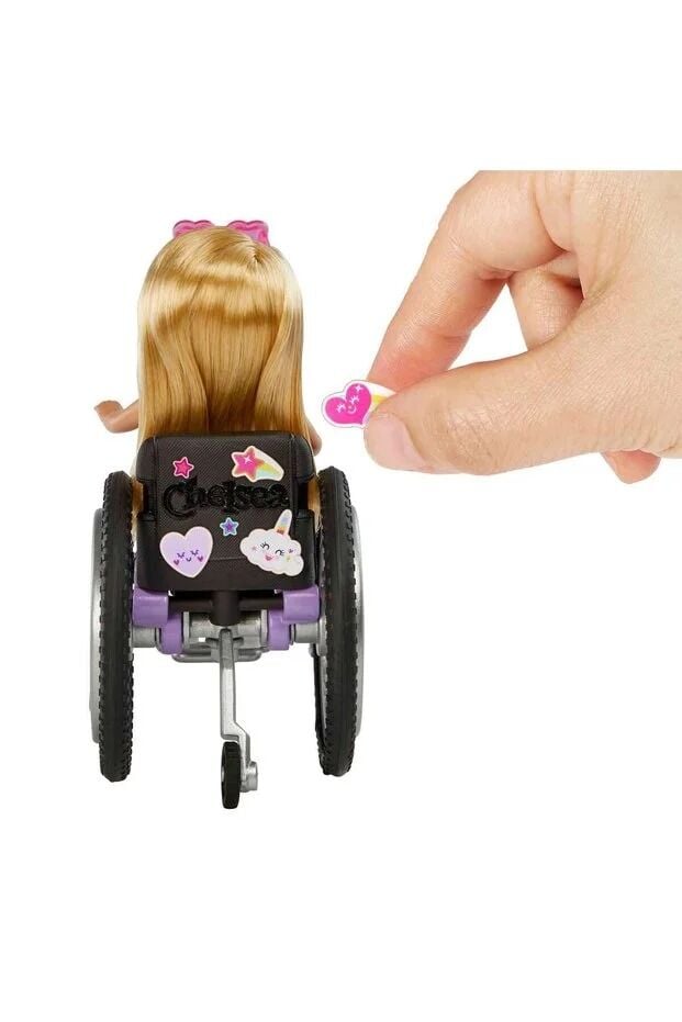 Barbie Chelsea Bebek ve Tekerlekli Sandalyesi HGP29